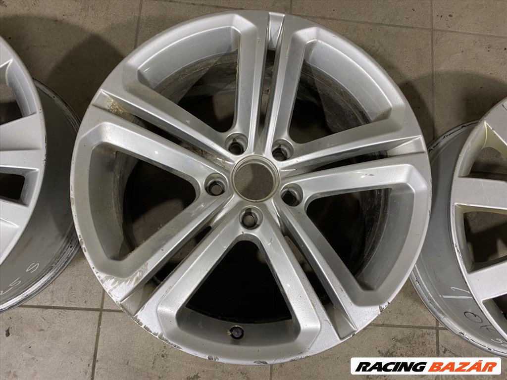 R17 Original volkwsagen 8J ET41 - 1k8 601 025T 1K8601025T 2db alufelni 1. kép