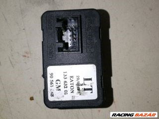 Opel Astra G Ablakemelő Kapcsoló Négyes/ Kettes *107030* 90561068 2. kép