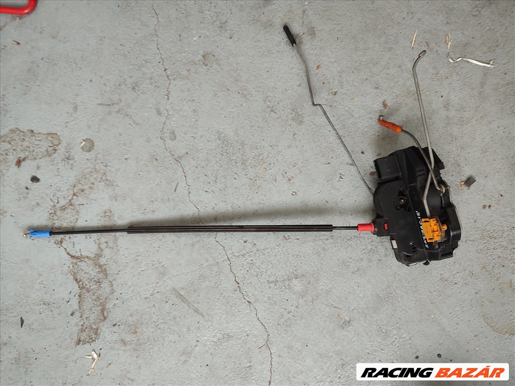 Opel Zafira C bal első ajtózár  13579523 1. kép