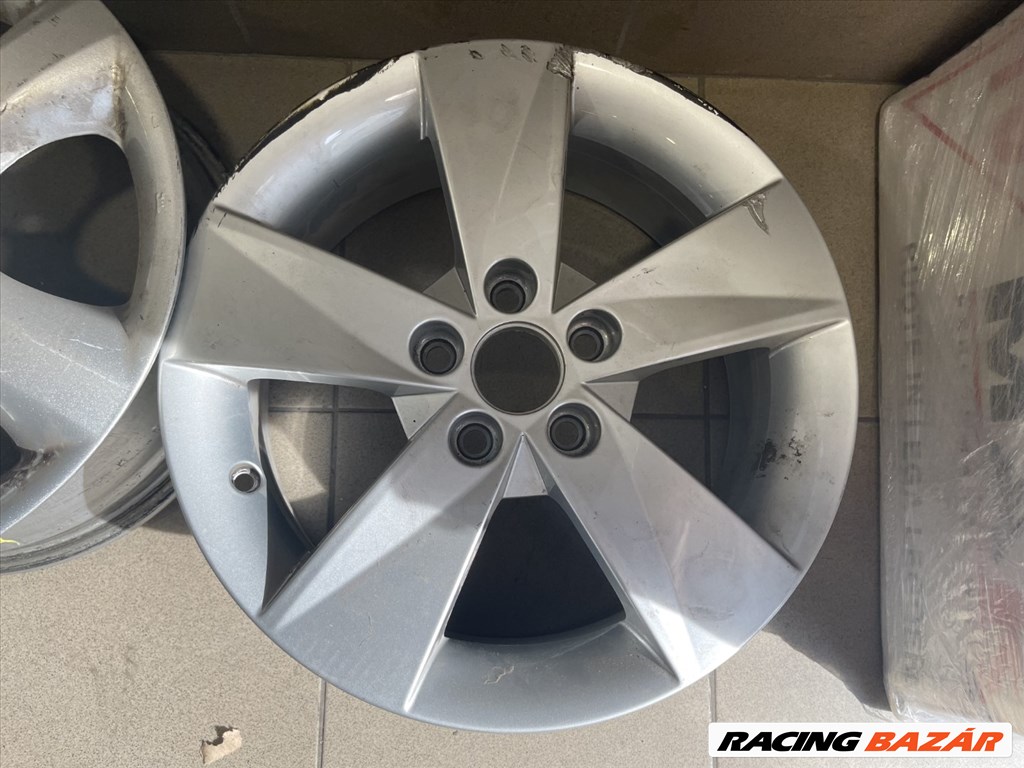 R15 Original Skoda 6J ET43 - 5J0 801 025AB 5J0801025AB 1db alufelni 1. kép