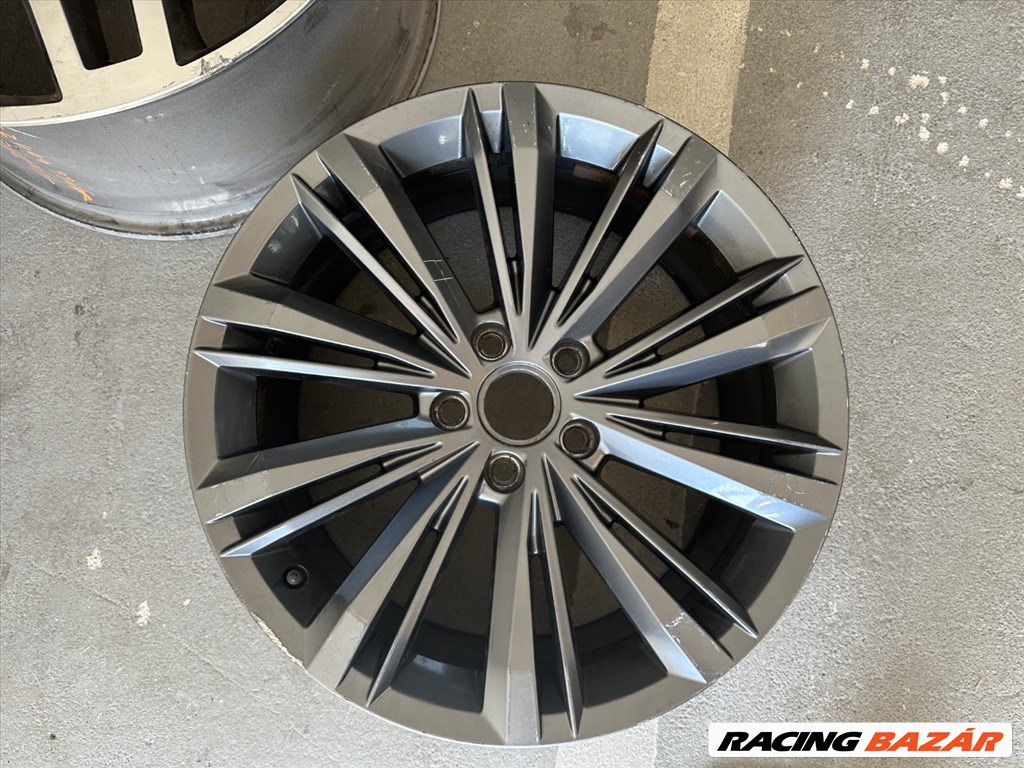 R18 Original Volkswagen 8J ET44 - 3G0 601 025Bn 3G0601025BN 2db felni 1. kép