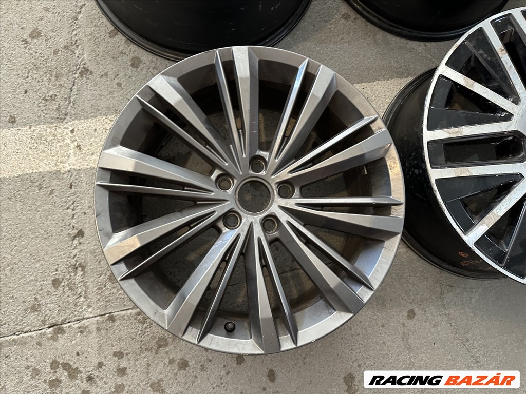 R18 Original Volkswagen 8J ET44 - 3G0 601 025Bn 3G0601025BN 2db felni 2. kép