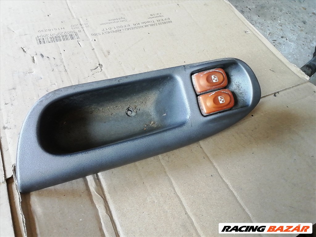 Renault Scénic I Bal oldali Ablakemelő kapcsoló 1. kép