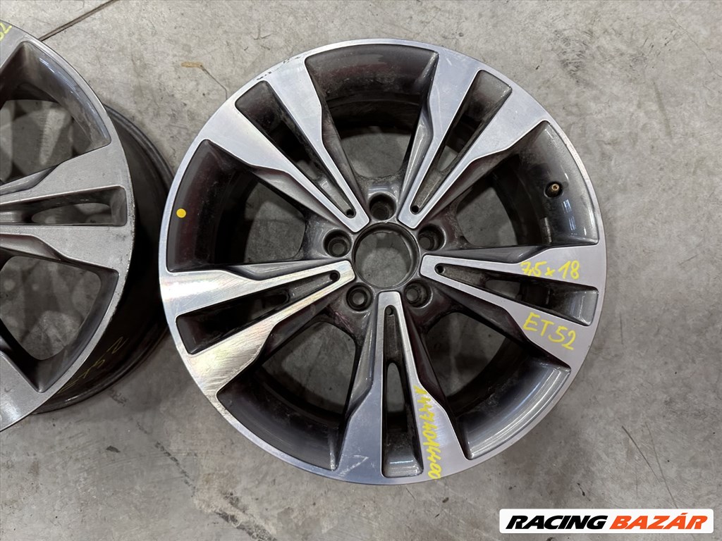 R18 Original Mercedes 7.5j ET52 - A447 401 4400 A4474014400 2db felni- 1. kép