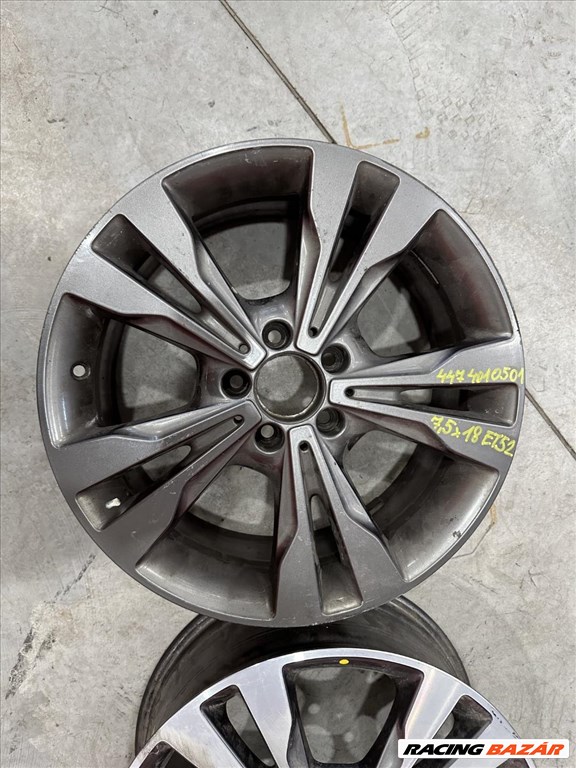 R18 Original Mercedes 7.5j ET52 - A447 401 4400 A4474014400 2db felni- 2. kép