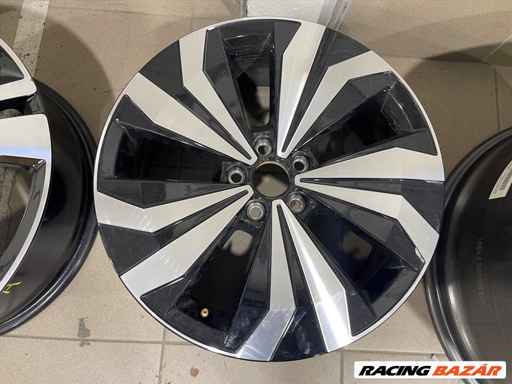 R17 Original Volkswagen 6.5J ET39 - 2GM 601 025E 2GM601025E 2db felni 1. kép