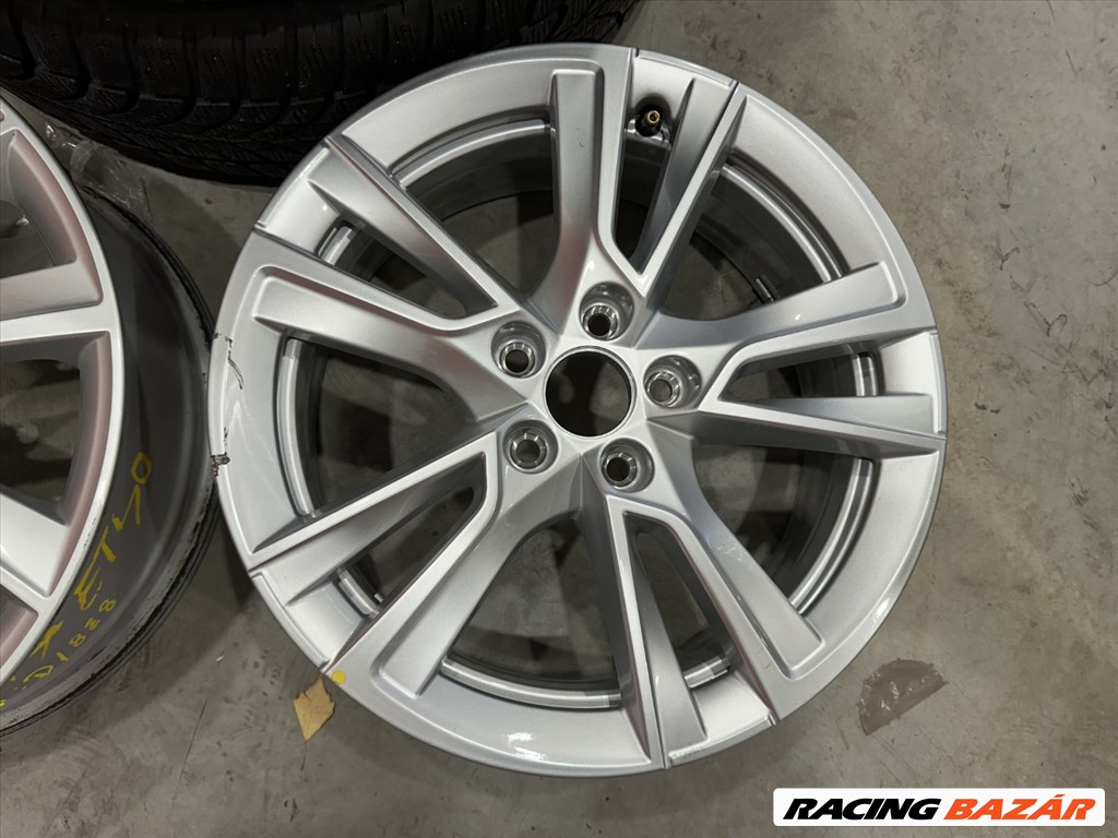 R16 Original Skoda 6J ET45 - 6Va 601 025 6VA601025 1db alufelni 1. kép