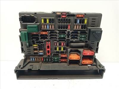 BMW 3 E91 Biztosítéktábla Utastér