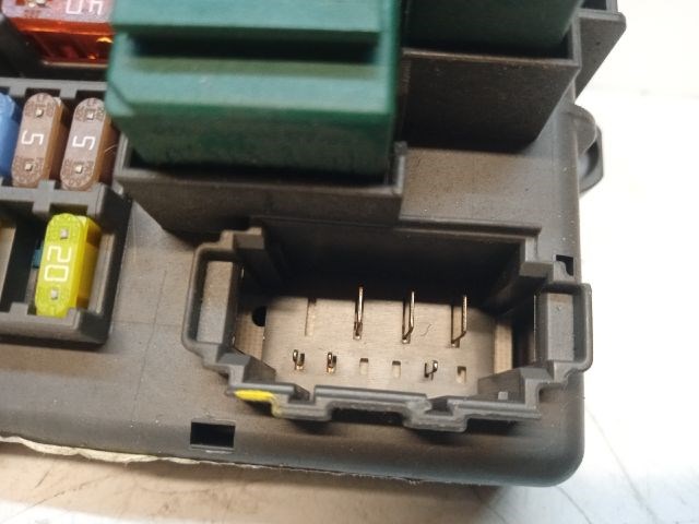 BMW 3 E91 Biztosítéktábla Utastér 5. kép