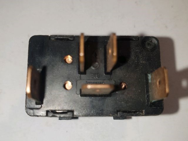 AUDI A8 (4D2, 4D8) Ablakemelő Kapcsoló (Pozíciófüggetlen) 3. kép