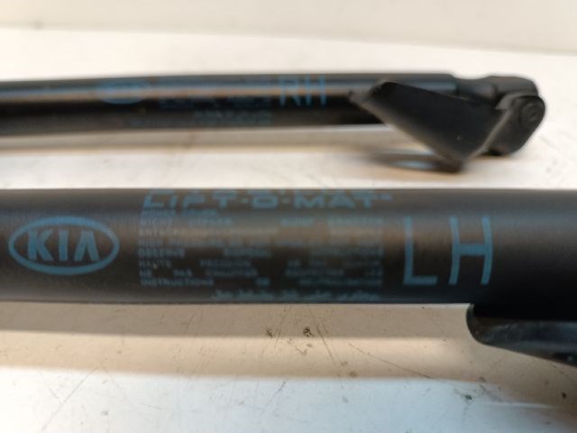 KIA CEED Ferdehátú (ED) Gázrugós Kitámasztó Teleszkóp Pár Csomagtérajtó 6. kép