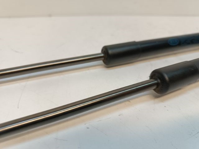 KIA CEED Ferdehátú (ED) Gázrugós Kitámasztó Teleszkóp Pár Csomagtérajtó 7. kép