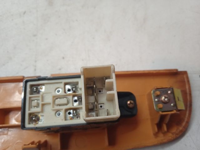 KIA MAGENTIS Jobb hátsó Ablakemelő Kapcsoló 4. kép