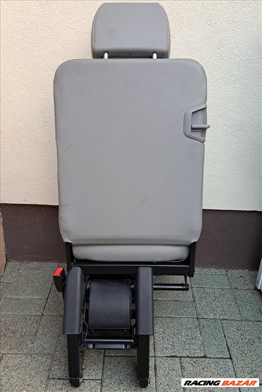 VW T5 T6 Transporter Caravelle dönthető 1-es ülés tolóajtó melletti 2. kép