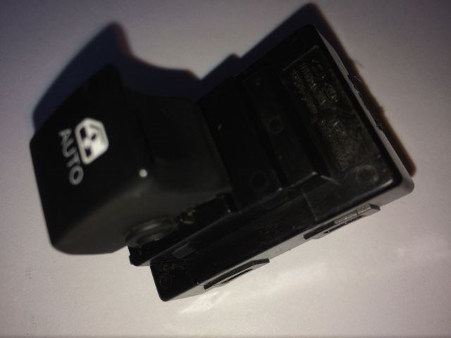 KIA CEED Bal hátsó Ablakemelő Kapcsoló 1. kép