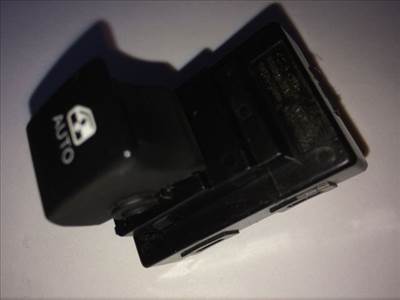 KIA CEED Bal hátsó Ablakemelő Kapcsoló