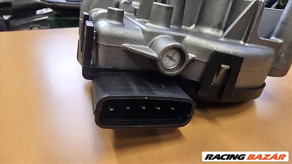 Hyundai i30 (FD), Kia Cee'd (ED) első ablaktörlő motor 981101h000 2. kép