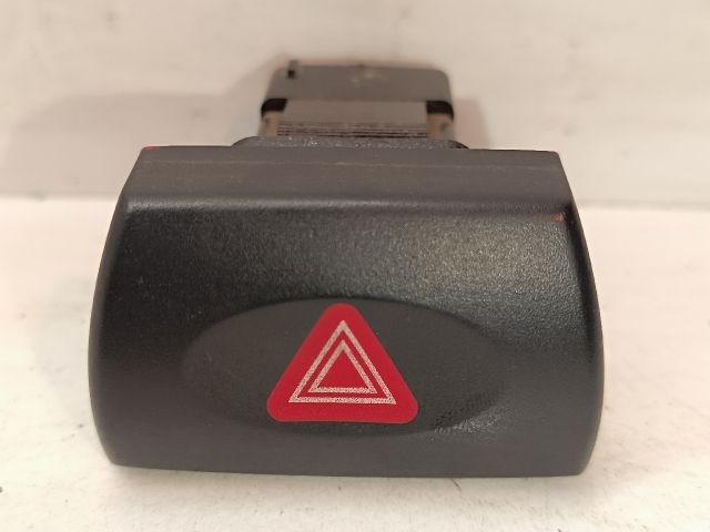 LADA KALINA lépcsőshátú (1118) Vészvillogó Kapcsoló 1. kép