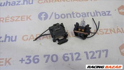 Ford Focus II MK2 2 Facelift Eladó gyári, első lámpa izzó foglalat csatlakozó