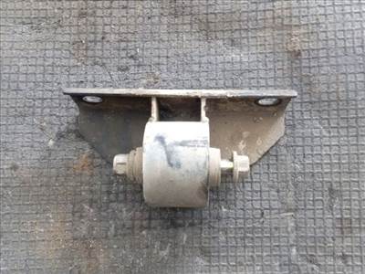 NISSAN TERRANO II (R20) Differenciálmű Tartó Bak