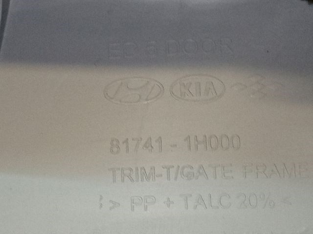 KIA CEED Csomagtérajtó Burkolat Felső 3. kép