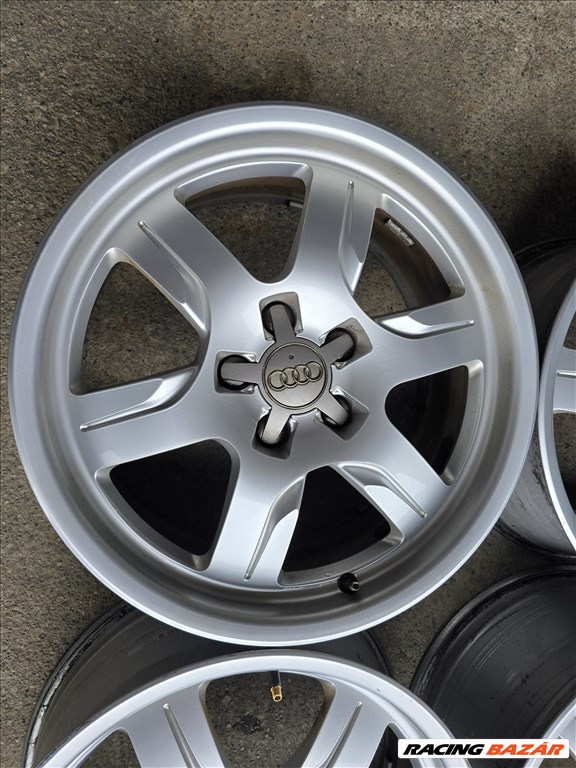  17"-es,5x112-es újszerű gyári Audi alufelni 3. kép