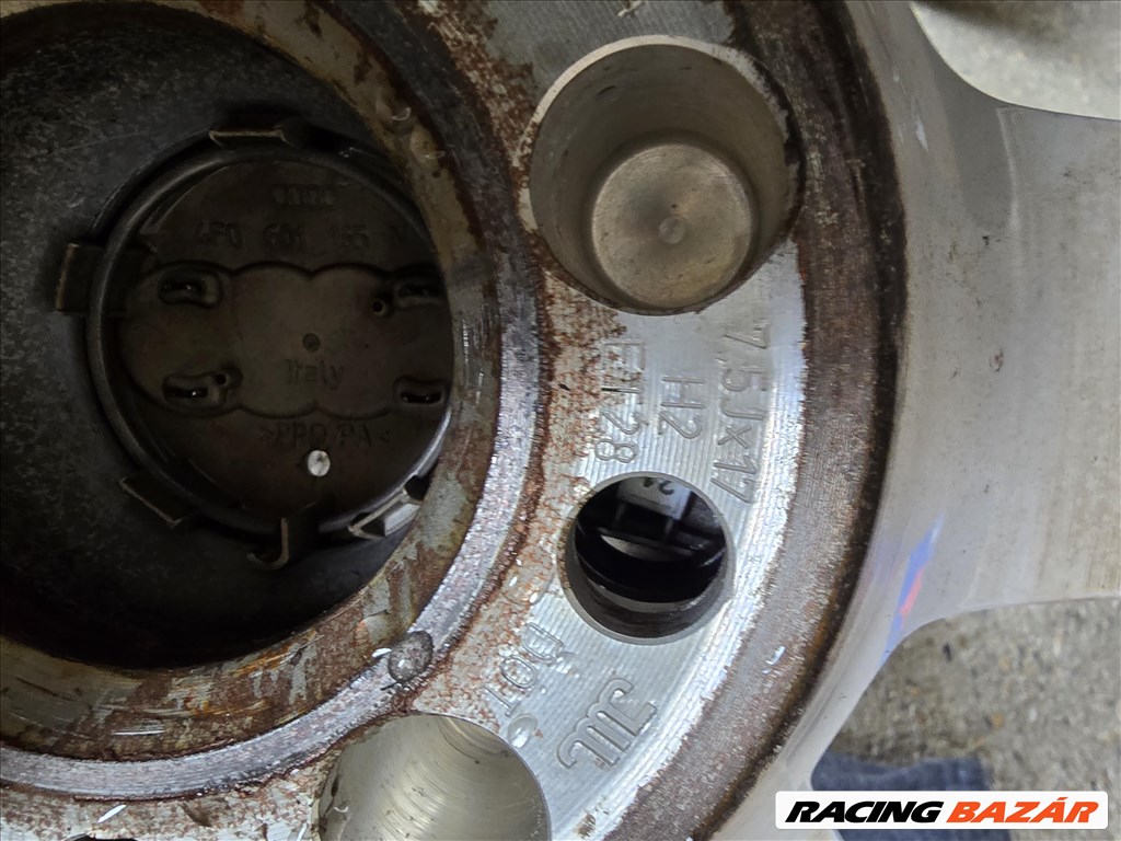  17"-es,5x112-es újszerű gyári Audi alufelni 5. kép