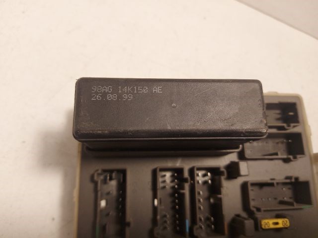 FORD FOCUS (DAW, DBW) Biztosítéktábla Utastér 4. kép