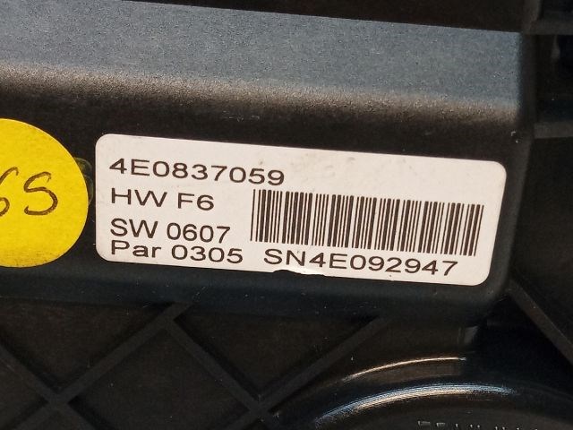 AUDI A8 Jobb hátsó Ajtózár Motor 3. kép
