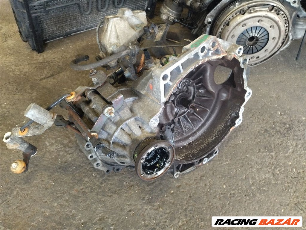 Volkswagen Golf 4 1.4, DUW kódú sebességváltó 1. kép