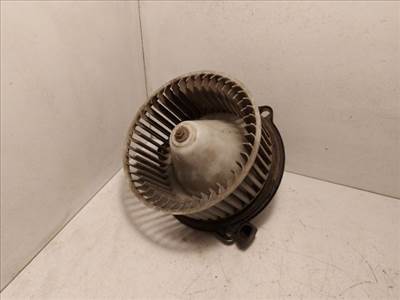 SUZUKI SWIFT II Ferdehátú (EA, MA) Fűtőmotor (Klímás)