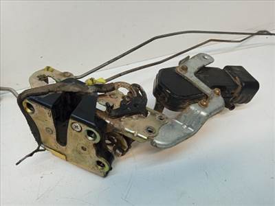 TOYOTA HILUX Bal hátsó Központizár Motor