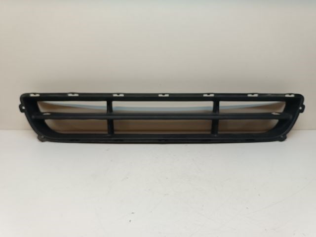 KIA CEED Ferdehátú (ED) Első Lökhárító Alsó Középső Díszrács 1. kép