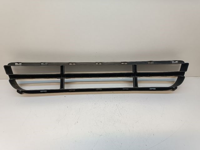 KIA CEED Ferdehátú (ED) Első Lökhárító Alsó Középső Díszrács 2. kép