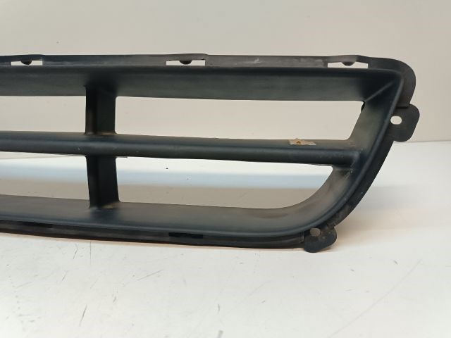 KIA CEED Ferdehátú (ED) Első Lökhárító Alsó Középső Díszrács 5. kép