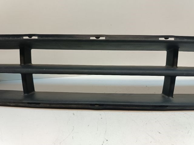 KIA CEED Ferdehátú (ED) Első Lökhárító Alsó Középső Díszrács 6. kép