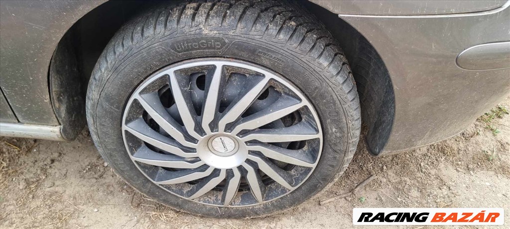  5x100 15" VW lemezfelni, rajta 195/50 Goodyear téli gumi  1. kép