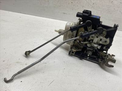 AUDI A4 (8D2, B5) Bal első Ajtózár