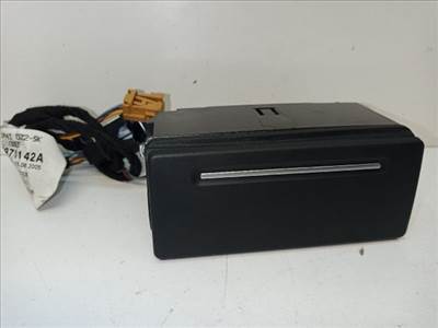 AUDI A8 Hátsó Hamutartó