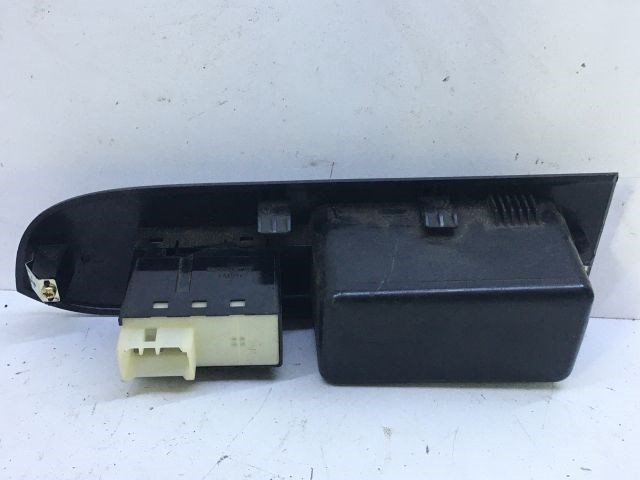 HYUNDAI TRAJET (FO) Jobb első Ablakemelő Kapcsoló 2. kép