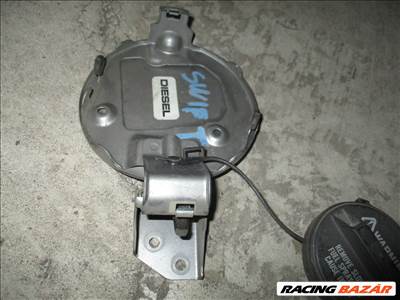 Suzuki Swift V tankajtó fedél 
