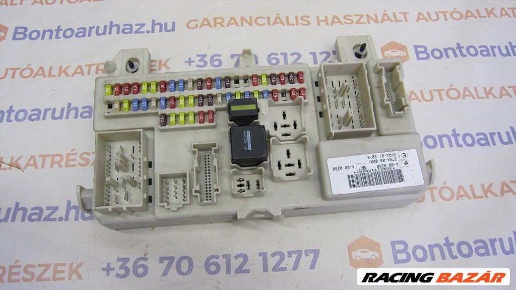 Ford Focus II MK2 2 Eladó gyári, utastér biztosíték tábla Gem modul  1. kép