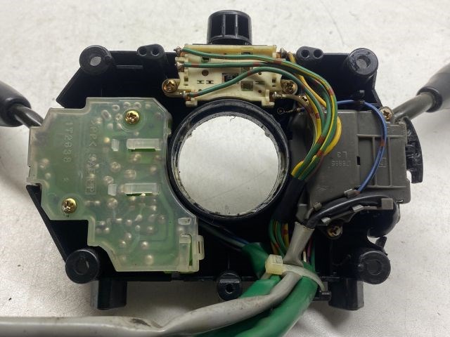 SUZUKI SWIFT II Ferdehátú (EA, MA) Komplett Kormánykapcsoló (Bajuszkapcsoló) 5. kép