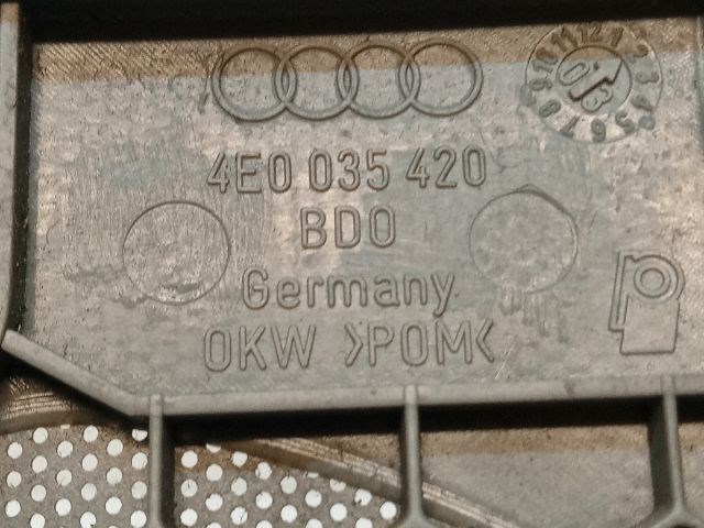 AUDI A8 Jobb hátsó Hangszóró Burkolat 3. kép