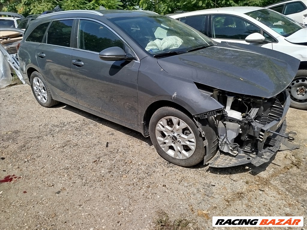 Kia Cee'd (CD) bontott alkatrészei 2. kép