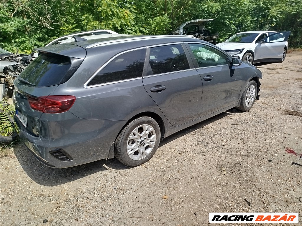 Kia Cee'd (CD) bontott alkatrészei 3. kép