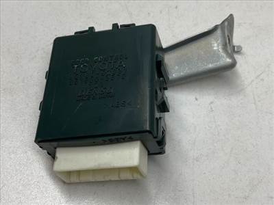 TOYOTA YARIS (SCP1_, NLP1_, NCP1_) Központizár Elektronika