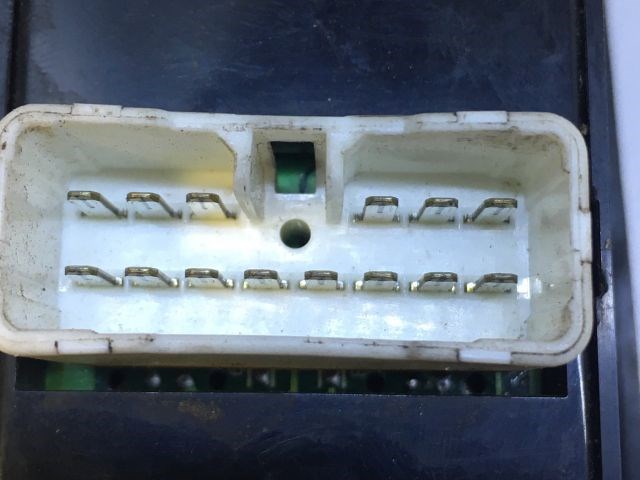 HYUNDAI TRAJET (FO) Bal első Ablakemelő Kapcsoló 4. kép