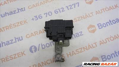 Toyota Prius Eladó gyári, bontott pozitív akksi akkumulátor saru