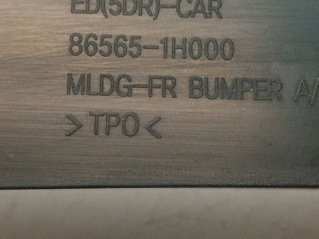 KIA CEED Első Lökhárító Alsó Középső Díszrács 3. kép